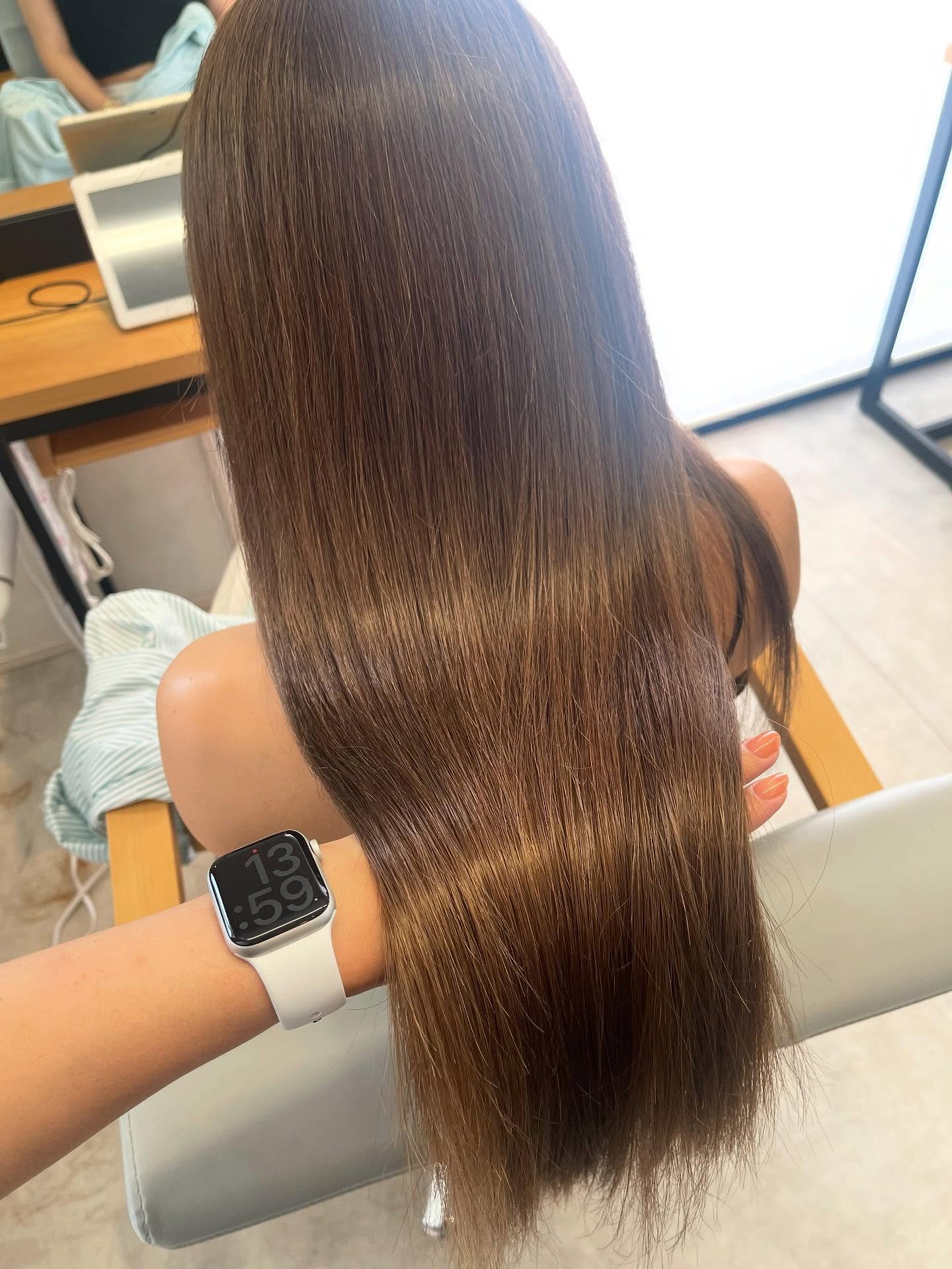 くすみベージュカラー