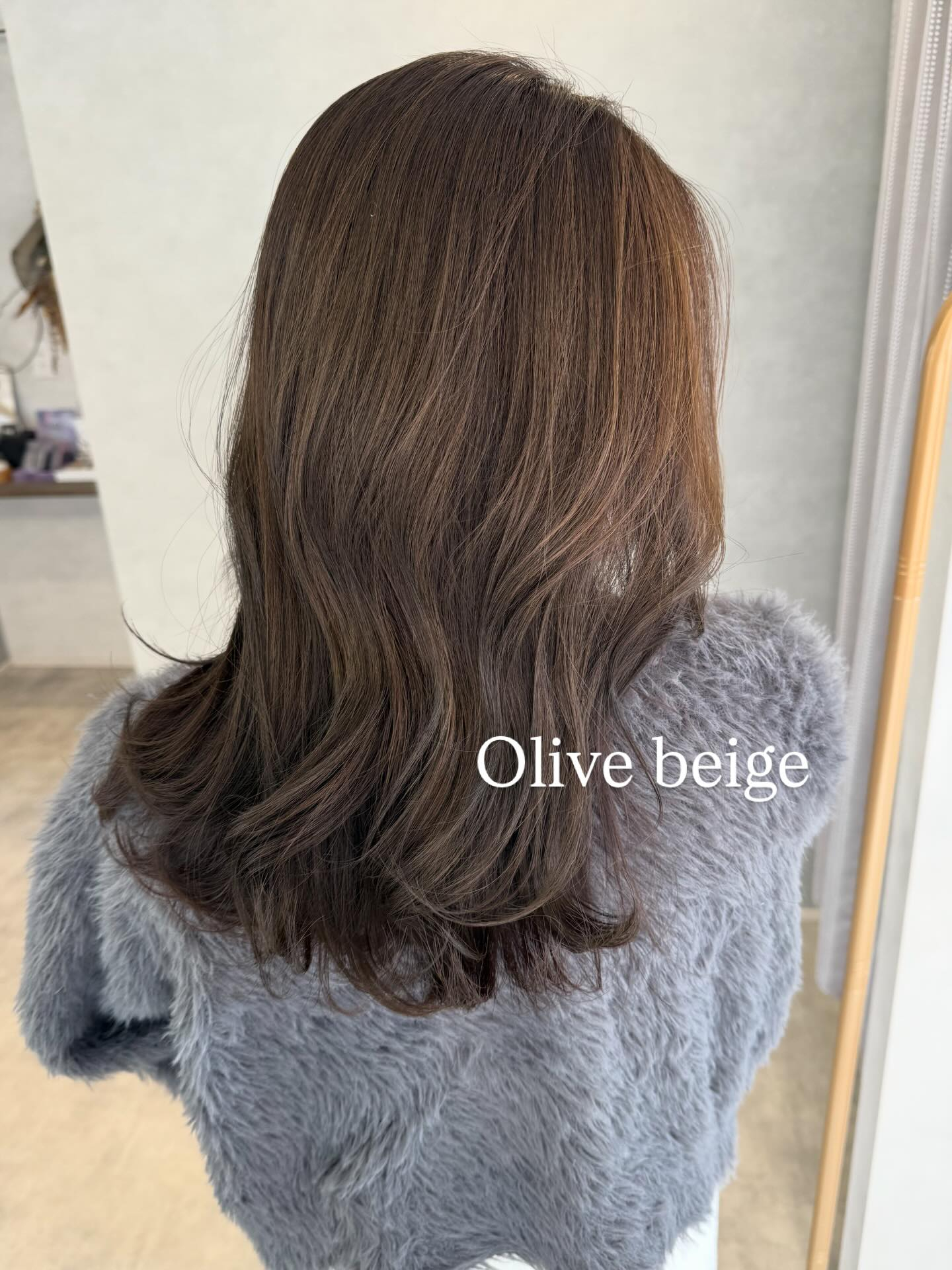 赤味を抑えたオリーブベージュ🫒